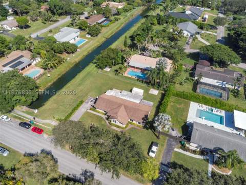 18201 SW 87th Ave, Palmetto Bay FL - photo 24 of 28