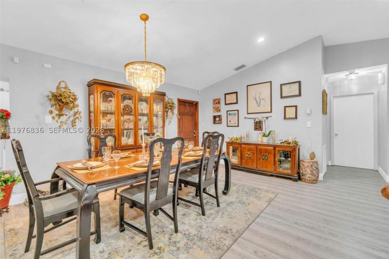 4 bedroom SingleFamilyResidence at 18201 SW 87th Ave, Section 22 Bel-Aire, Palmetto Bay — photo 3