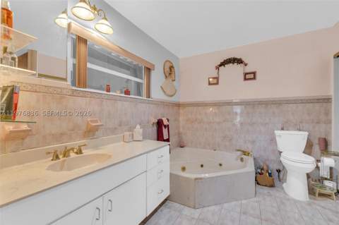 18201 SW 87th Ave, Palmetto Bay FL - photo 9 of 28