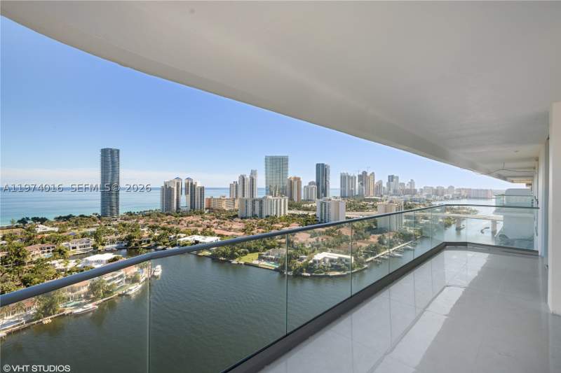 3 bedroom Condominium at 19707 Turnberry Way 28J, Turnberry Isle Condo, Aventura — photo 3