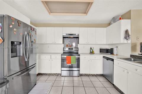 10528 SW 118th Pl, Miami FL - photo 17 of 45