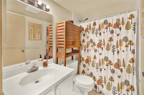 10528 SW 118th Pl, Miami FL - photo 20 of 45