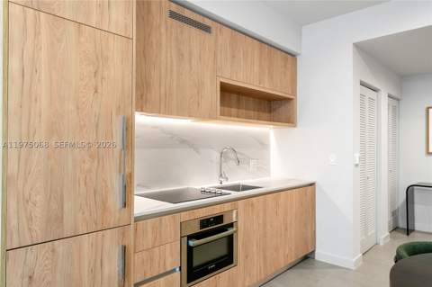 11 NE 6th St 2104, Miami FL - photo 6 of 65