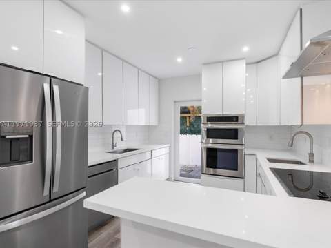 8934 Harding Ave, Surfside FL - photo 13 of 39