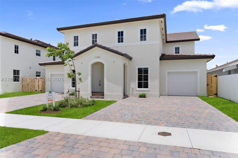 5 bedroom Townhouse at 13347 SW 274 St 13347, Sunrise Estates, Homestead — photo 2