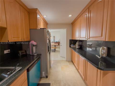 5005 Collins Ave 825, Miami Beach FL - photo 10 of 46