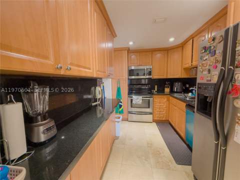 5005 Collins Ave 825, Miami Beach FL - photo 7 of 46