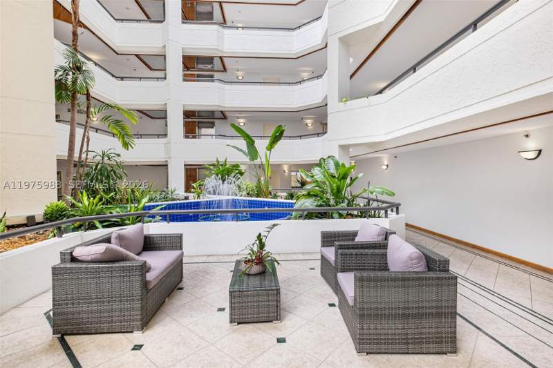 2 bedroom Condominium at 170 Ocean Lane Dr 310, Ocean Lane Plaza Condo, Key Biscayne — photo 2