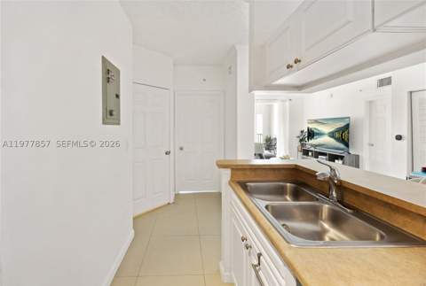 17100 N Bay Rd 1810, Sunny Isles Beach FL - photo 14 of 36