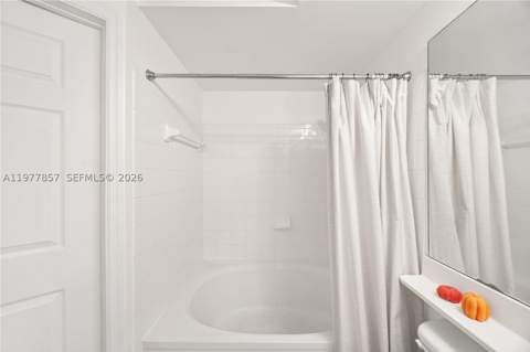 17100 N Bay Rd 1810, Sunny Isles Beach FL - photo 19 of 36