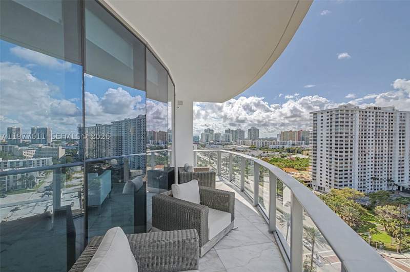 2 bedroom Condominium at 17475 Collins Ave 904, Chateau Beach, Miami Beach — photo 4