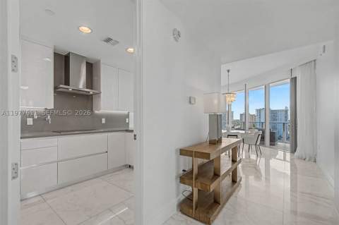 17475 Collins Ave 904, Miami Beach FL - photo 6 of 44