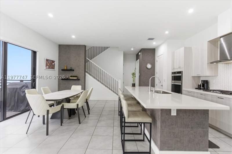 4 bedroom SingleFamilyResidence at 4395 NW 80th Ct, Canarias East, Doral — photo 4