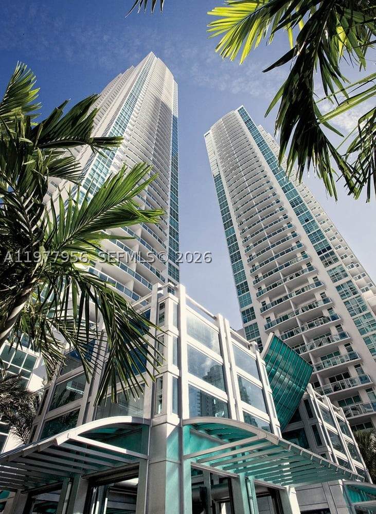 2 bedroom Condominium at 950 Brickell Bay Dr 1107, The Plaza, Miami — photo 2