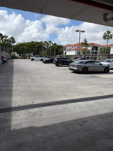 3225 NE 184th Street 10303, Aventura FL - photo 20 of 33