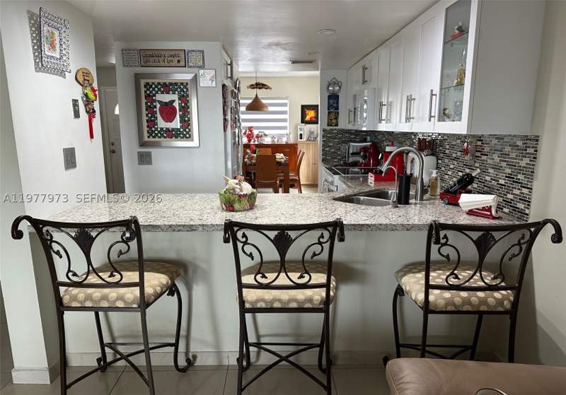 3 bedroom Townhouse at 2385 W 69th St 2385-A, West Palm Gardens Villas, Hialeah — photo 4