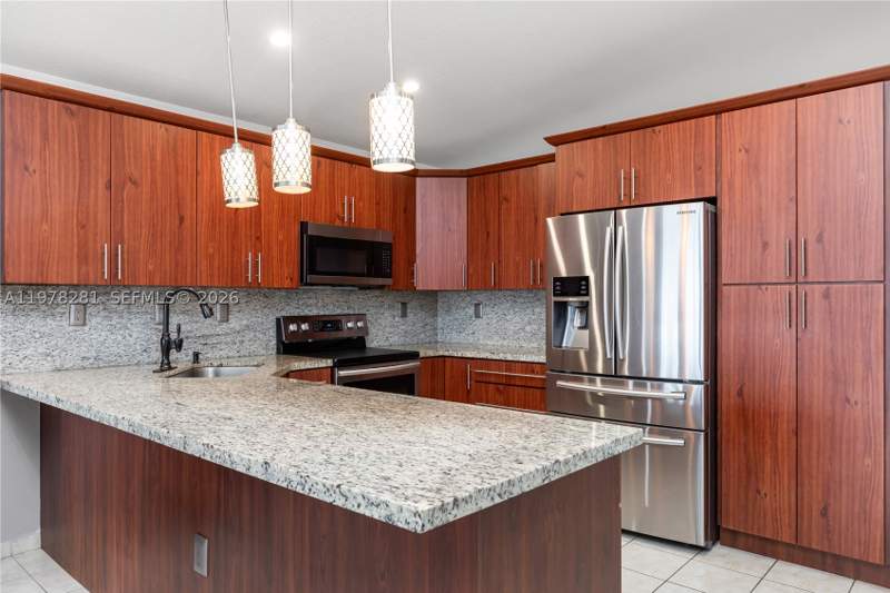 4 bedroom SingleFamilyResidence at 14358 SW 168th St, Maralex Homes, Miami — photo 4