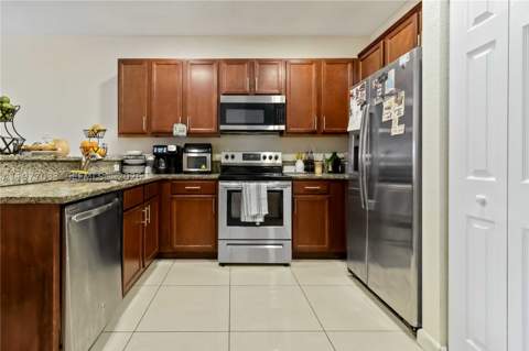 10268 NW 88th Ter, Doral FL - photo 11 of 39