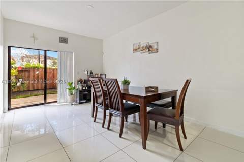 10268 NW 88th Ter, Doral FL - photo 13 of 39