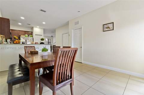 10268 NW 88th Ter, Doral FL - photo 16 of 39