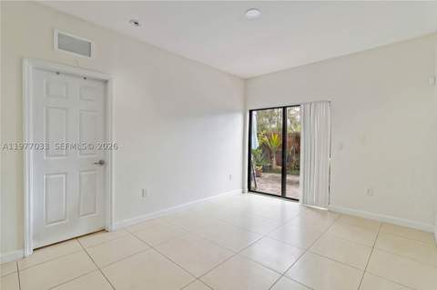 10268 NW 88th Ter, Doral FL - photo 17 of 39