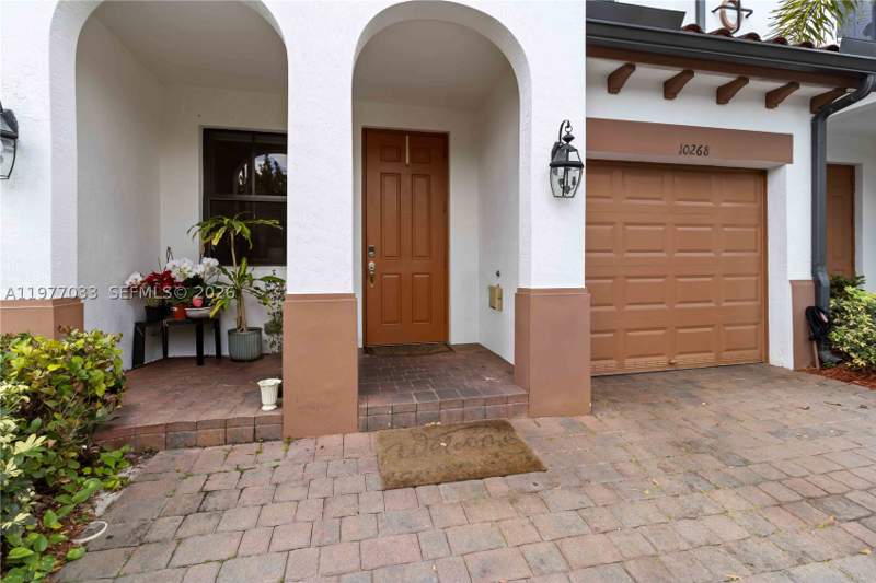 4 bedroom Townhouse at 10268 NW 88th Ter, Grand Bay North, Doral — photo 5