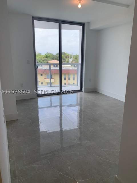 13800 Highland Dr 403, North Miami Beach FL - photo 8 of 17