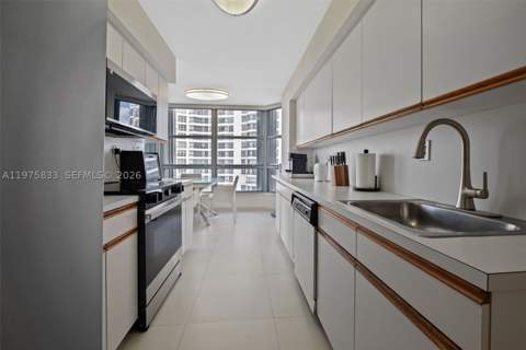 19101 NE 36th Ct 1407, Aventura FL - photo 12 of 41