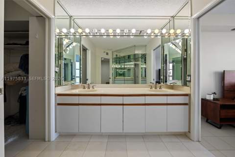 19101 NE 36th Ct 1407, Aventura FL - photo 17 of 41