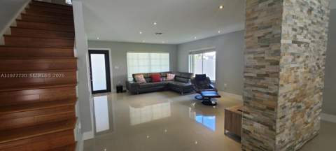 8826 NW 189th Ter, Hialeah FL - photo 10 of 34