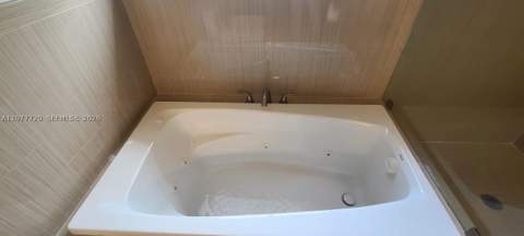 8826 NW 189th Ter, Hialeah FL - photo 20 of 34