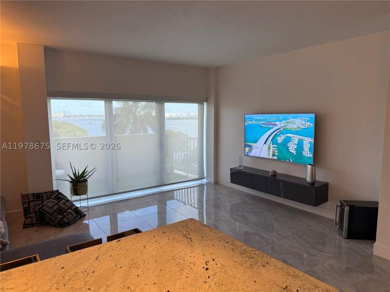 1 bedroom Condominium at 880 NE 69th St 5Q, Clipper Condo No 1, Miami — photo 4