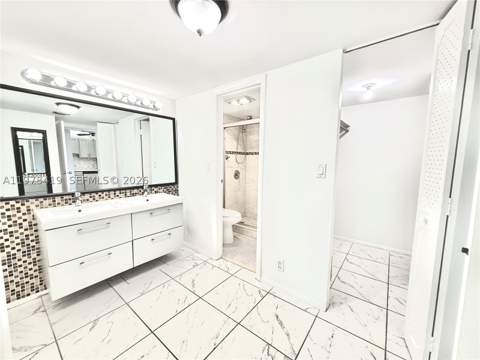 3301 N Country Club Dr 106, Aventura FL - photo 10 of 18