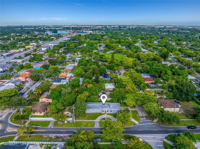 4 bedroom SingleFamilyResidence at 12090 NW 12th Ave, Sunkist Grove, North Miami — photo 4