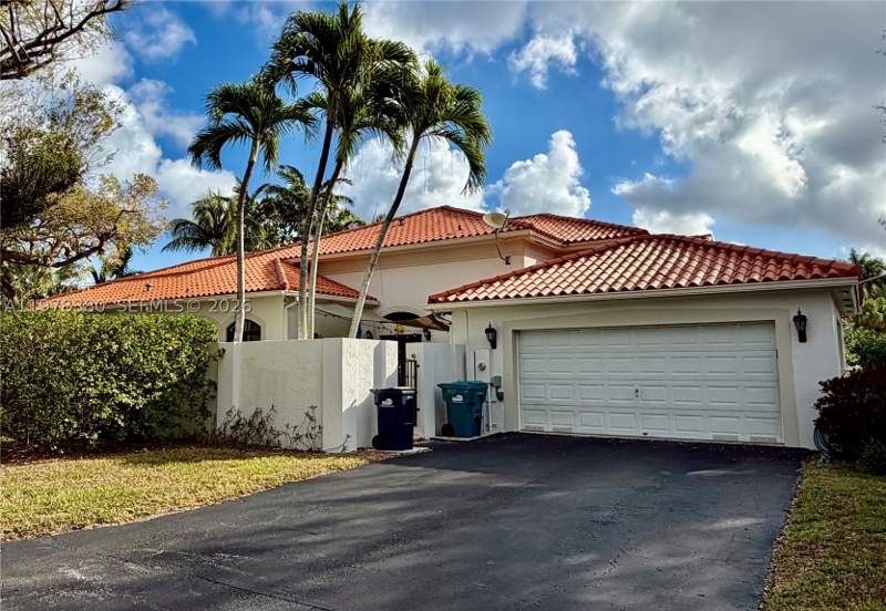 6 bedroom SingleFamilyResidence at 12391 SW 75th St, Pasture Estates Sub, Miami — photo 5