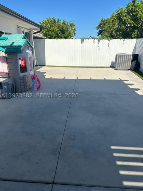3242 NW 203rd St, Miami Gardens FL - photo 6 of 9