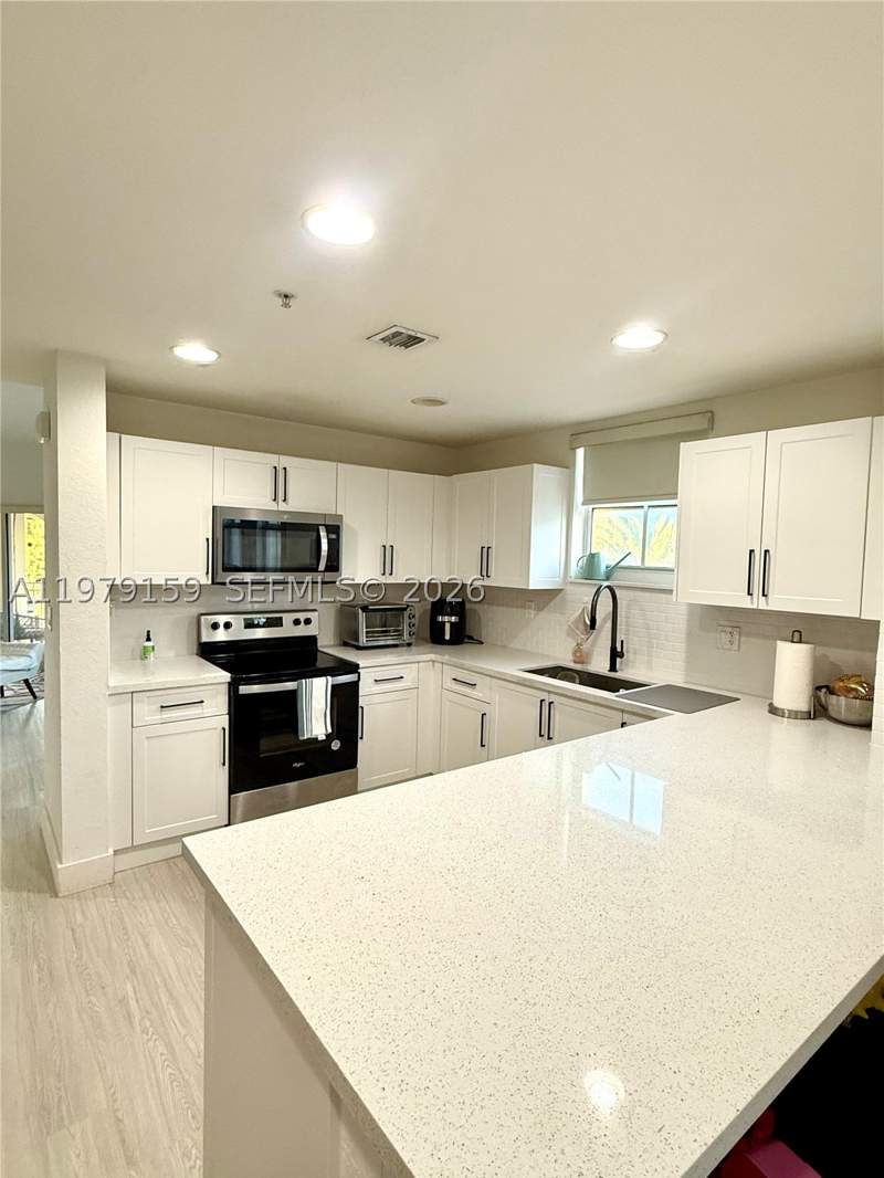 3 bedroom Condominium at 8999 NW 107th Ct 216-1, Coronado At Doral I Condo, Doral — photo 2