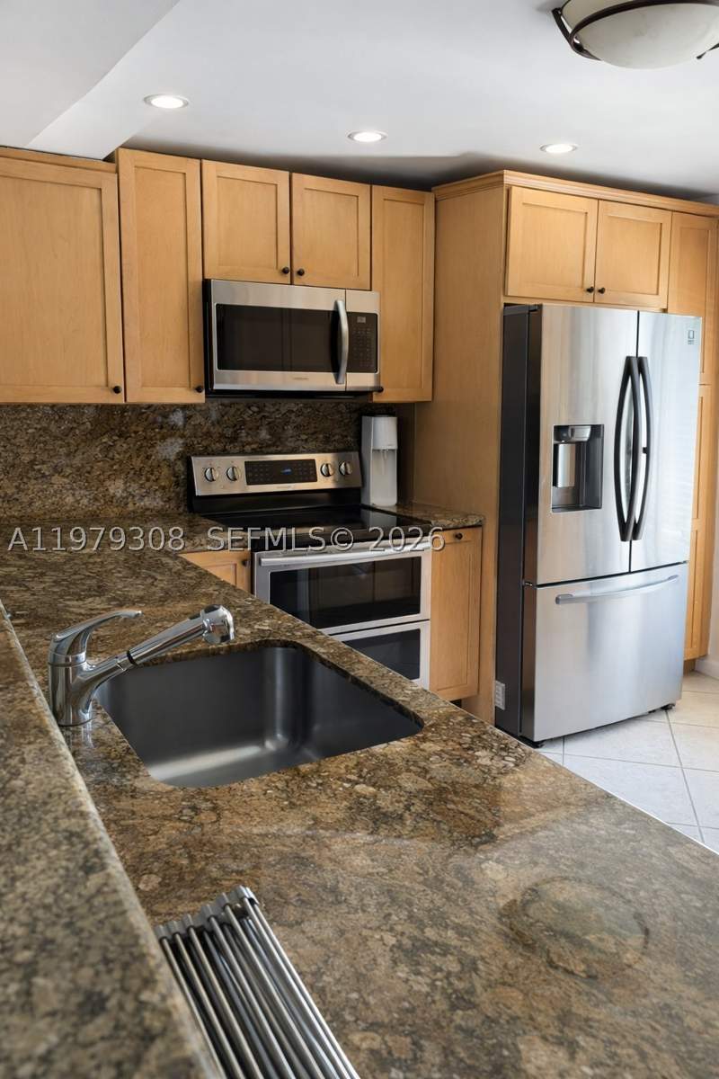 3 bedroom Townhouse at 2661 NE 164th St 40, Lakeview Townhomes Condo, North Miami Beach — photo 3