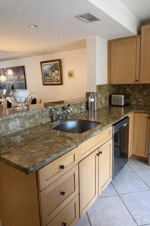 2661 NE 164th St 40, North Miami Beach FL - photo 7 of 27