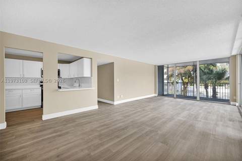 700 NW 214th St 321, Miami Gardens FL - photo 7 of 40