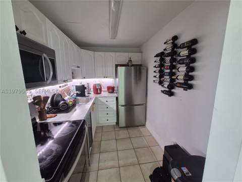 8405 NW 8th St 304, Miami FL - photo 13 of 24