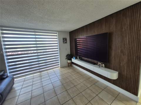 8405 NW 8th St 304, Miami FL - photo 7 of 24