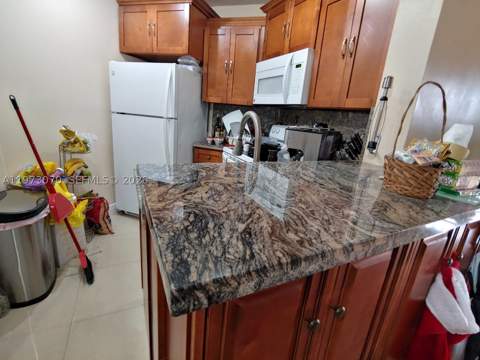 690 W Park Dr 2-204, Miami FL - photo 12 of 62