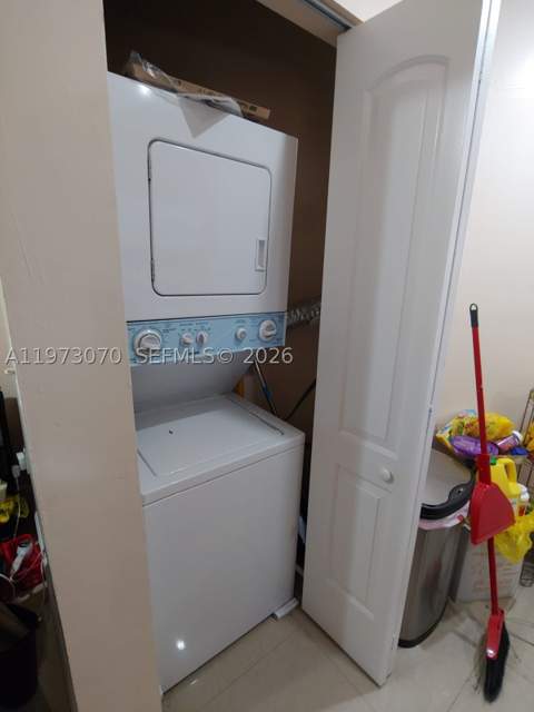 690 W Park Dr 2-204, Miami FL - photo 15 of 62