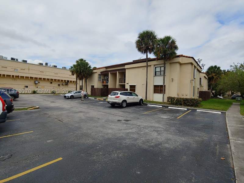 2 bedroom Condominium at 690 W Park Dr 2-204, West Gardens Village Cond, Miami — photo 3