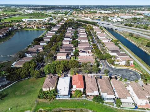 363 NE 25th Ter, Homestead FL - photo 12 of 46
