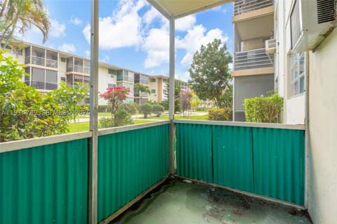 17050 NE 14th Ave 106, Miami FL - photo 14 of 33