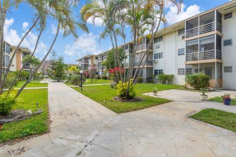 17050 NE 14th Ave 106, Miami FL - photo 18 of 33