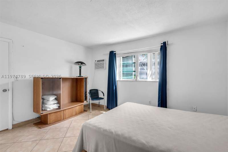 1 bedroom StockCooperative at 17050 NE 14th Ave 106, Mar-Len Gardens No 3 Corp, Miami — photo 3