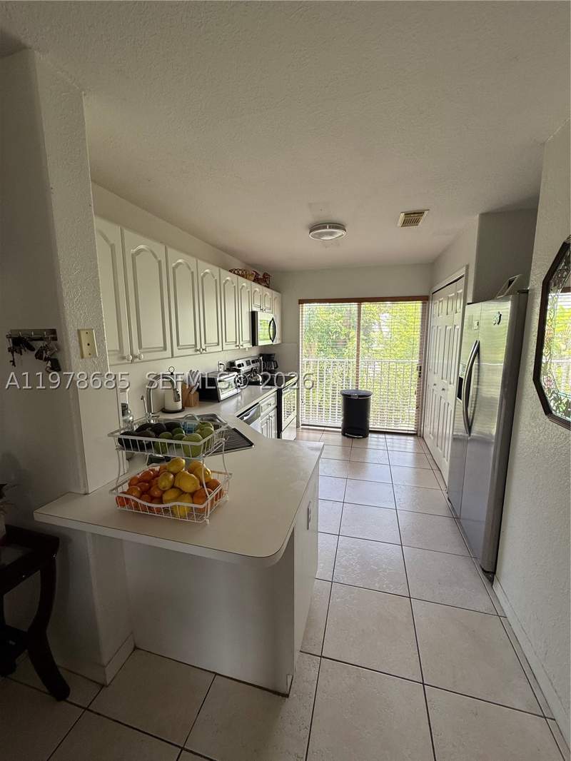 3 bedroom Condominium at 5605 NW 109th Ave 76, Doral Grand Condo, Doral — photo 3